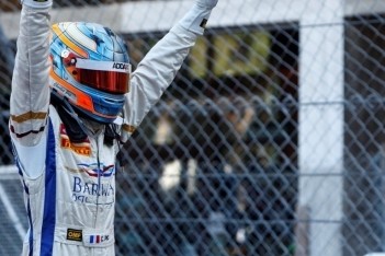 Pic wint sprintrace Monaco vanaf pole-position