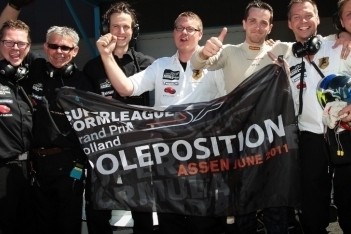 Emotionele Gommendy pakt pole-position