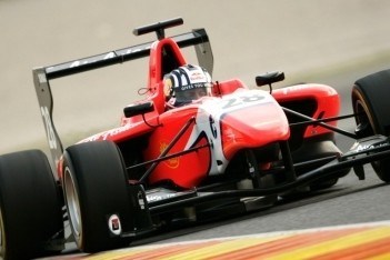 Williamson scoort eerste pole in Valencia
