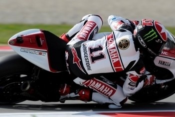 Spies pakt eerste MotoGP-overwinning in Assen