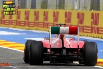 Ferrari daagt McLaren uit in sterke kwalificatie
