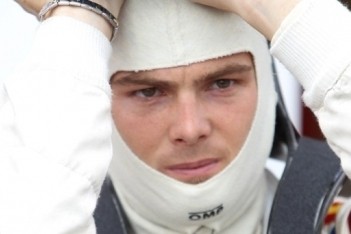 Van der Garde verspeelt zege door onoplettendheid