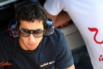 Ricciardo bevestigt plannen voor F1-debuut bij HRT