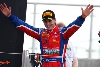 Williamson wint sprintrace ondanks slechte start