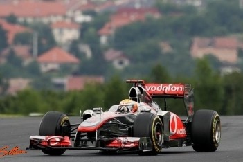 Hamilton ook snelste in tweede training