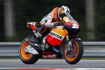 Pedrosa: “We moeten beide benen op de grond houden”