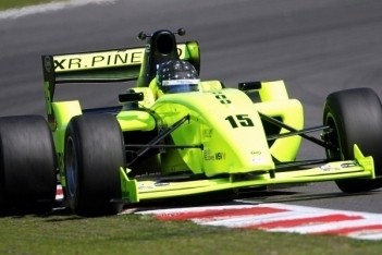 Piñeiro naar pole voor eerste race Red Bull Ring