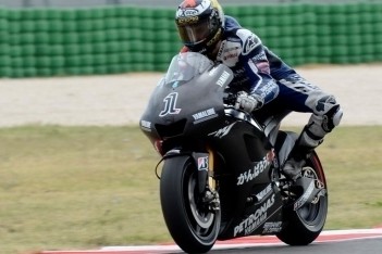 Lorenzo en Spies testen verder met 1000cc-motor