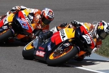 Repsol Honda domineert trainingen Japan
