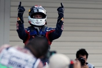 Vettel in de wolken met tweede wereldtitel