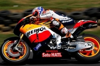 Stoner naar pole-position op Phillip Island
