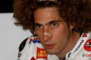 Simoncelli overleden na zware crash in Sepang