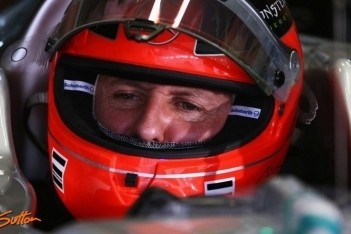 Schumacher krabt zich achter het oor na slechte dag