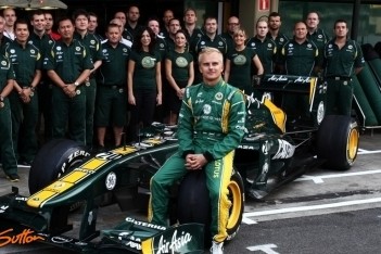 Lotus verzekert zich van lucratieve tiende plaats