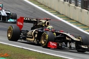 Race vol tegenslagen voor Senna in Brazilië