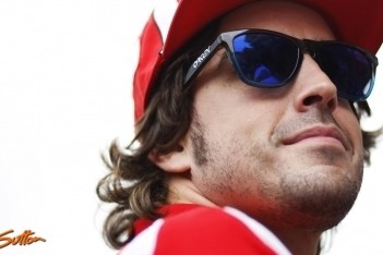 Alonso wil het Vettel moeilijk maken in 2012