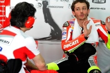 Rossi succesvol geopereerd aan rechterbeen