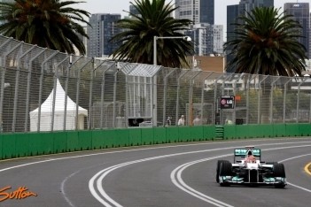 Schumacher sluit eerste dag als rapste af