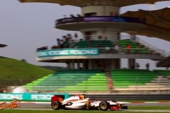 HRT zet stap voorwaarts op vrijdag Sepang