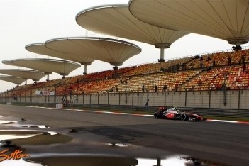Hamilton snelste in derde training Shanghai