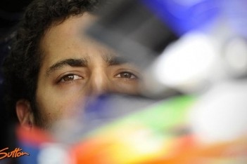 Ricciardo stunt met zesde startplek in Bahrein