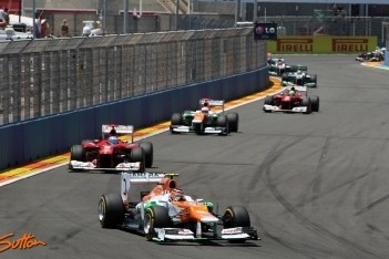 Force India met twee wagens bij eerste zeven