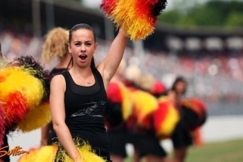 Coureurs openen achtervleugel voor hairpin