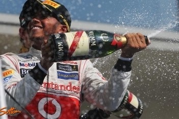 Hamilton boekt tweede seizoenszege in Hongarije