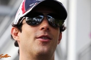 Senna vertrekt van negende rij na crash