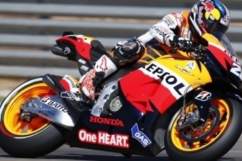 Pedrosa neemt het voortouw in Maleisië