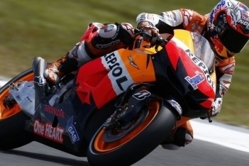 Stoner grijpt pole-position op Phillip Island
