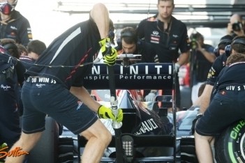 Vettel opnieuw uitstekend uit de startblokken