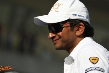 Karthikeyan met de schrik vrij in Abu Dhabi