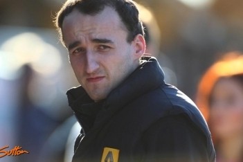 Kubica ongedeerd na crash in Rallye du Var
