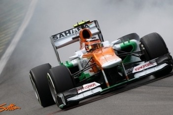 Hülkenberg sensationeel, Di Resta crasht