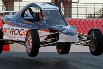 Karthikeyan en Chandhok winnen in Bangkok