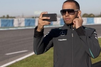 Mercedes strikt Blackberry als nieuwe sponsor