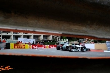 Red Bull en Ferrari protesteren tegen Mercedes