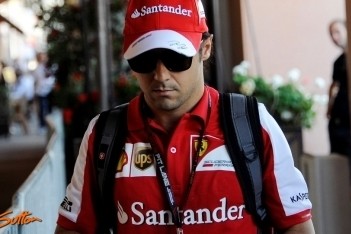 Massa naar ziekenhuis na zware crash in Monaco