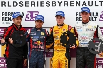 Melker op het podium, Vandoorne pakt zege