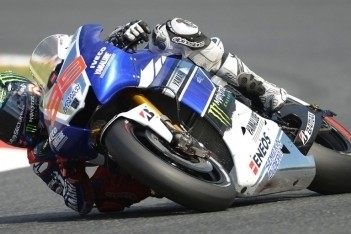 Jorge Lorenzo opent als snelste in Assen