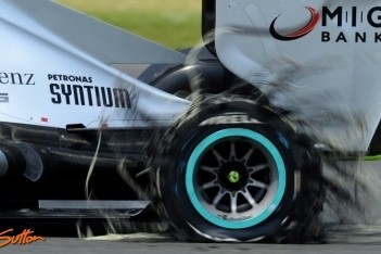 Column Verstappen: Pirelli moet F1 serieuzer nemen