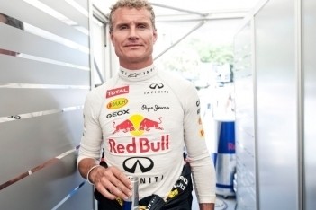 Coulthard verzorgt Formule 1-demo in Assen