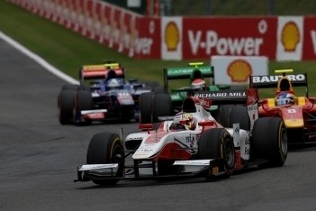 Calado wint sprintrace, Frijns ziet finishvlag niet