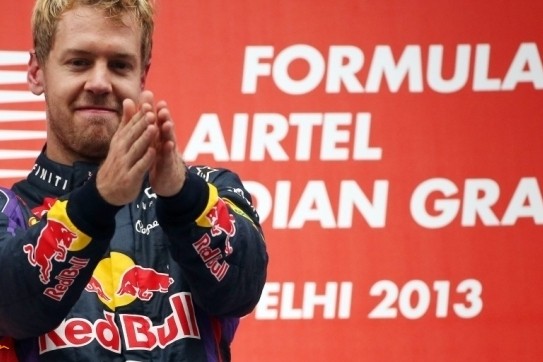 Tiende seizoenszege brengt Vettel vierde titel
