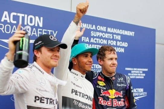 Hamilton verovert pole in kletsnatte kwalificatie