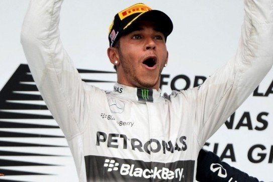 Hamilton oppermachtig in Grand Prix van Maleisië