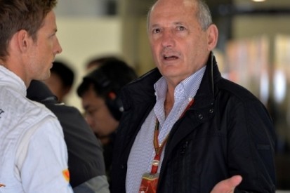 McLaren sleept Red Bull voor de rechter om Fallows