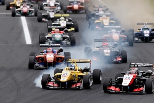 Verstappen ziet finishvlag niet in Hongarije, Szymkowiak zesde