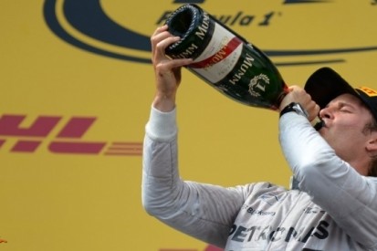 Rosberg leidt dubbelzege Mercedes in Oostenrijk